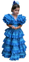 Niña vestida de azul